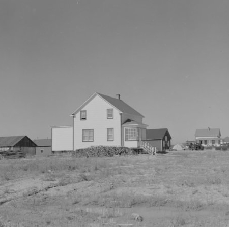 08Y_P213P209 - deux maisons de Guyenne -1952